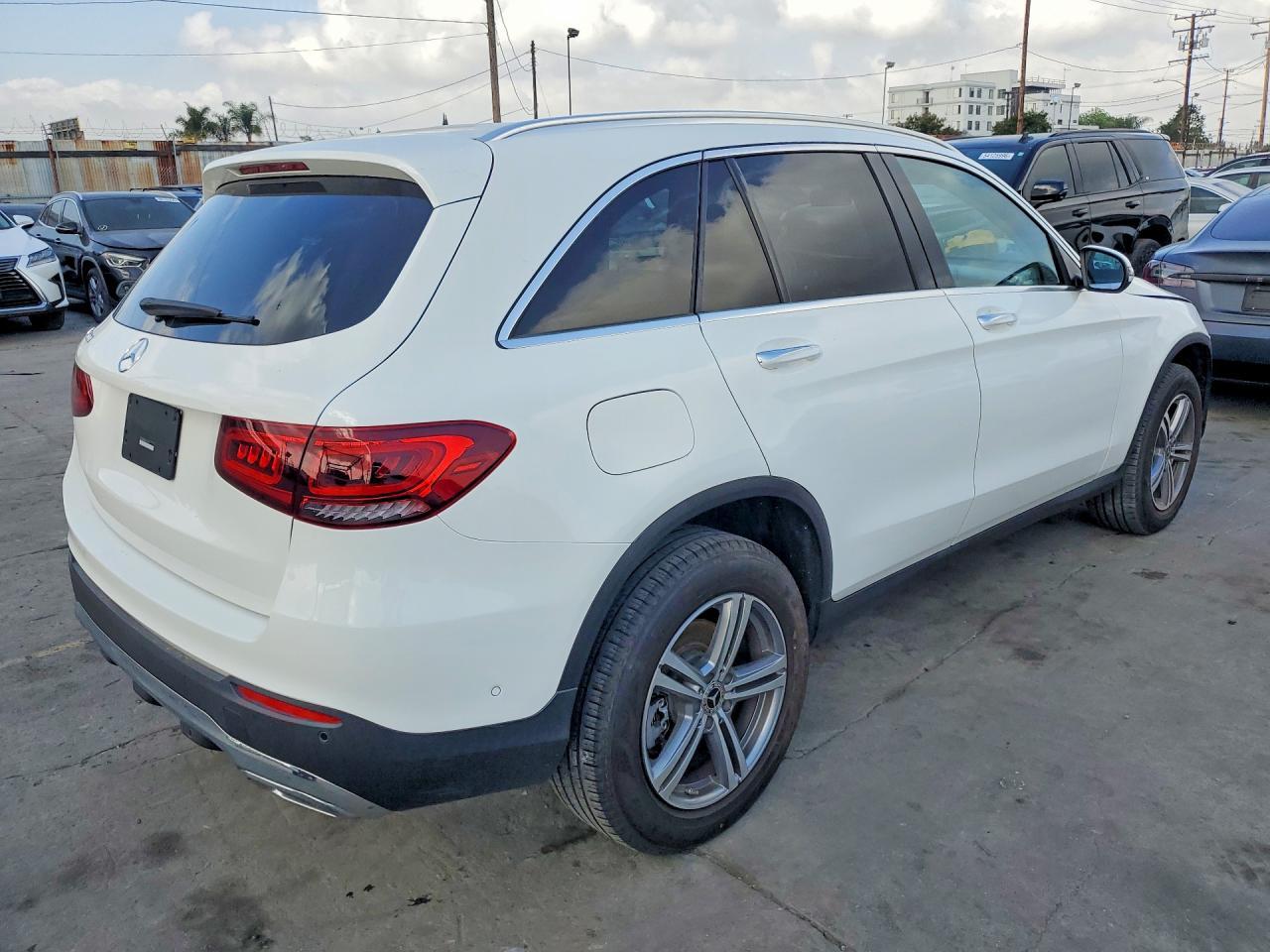 2022 Mercedes-Benz Glc 300 - Фото 3