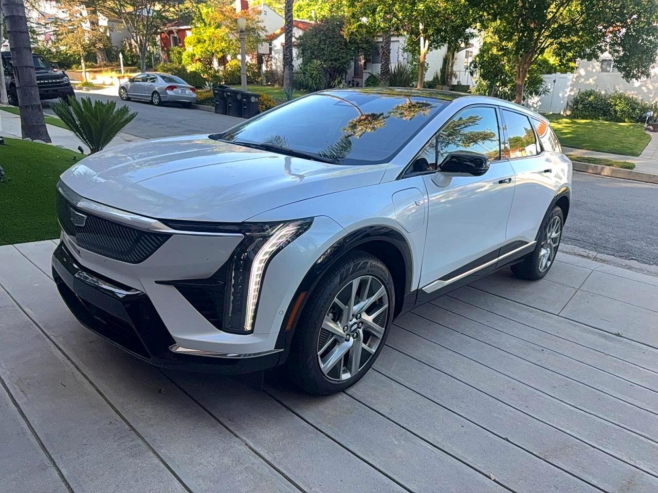 2025 Cadillac Optiq Luxury - Фото 2