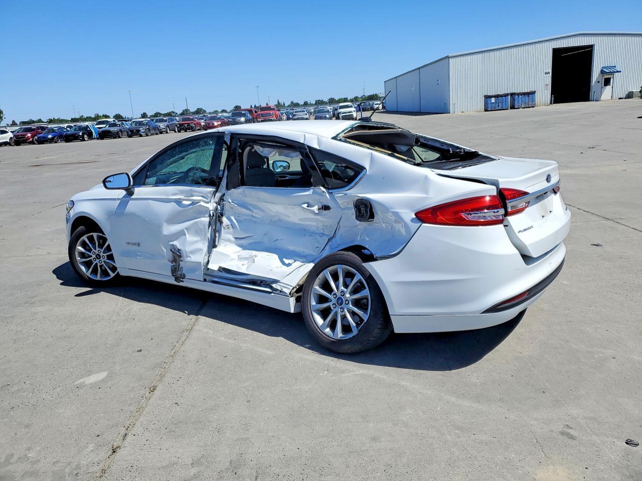 2017 Ford Fusion S Hybrid - Фото 2
