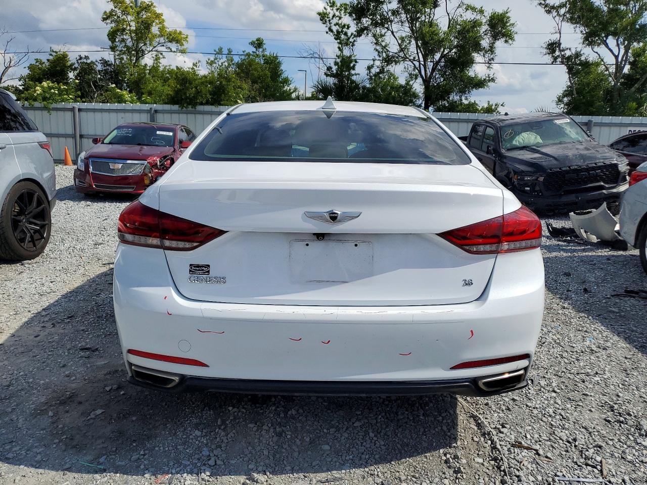 2016 Hyundai Genesis 3.8L - Фото 6