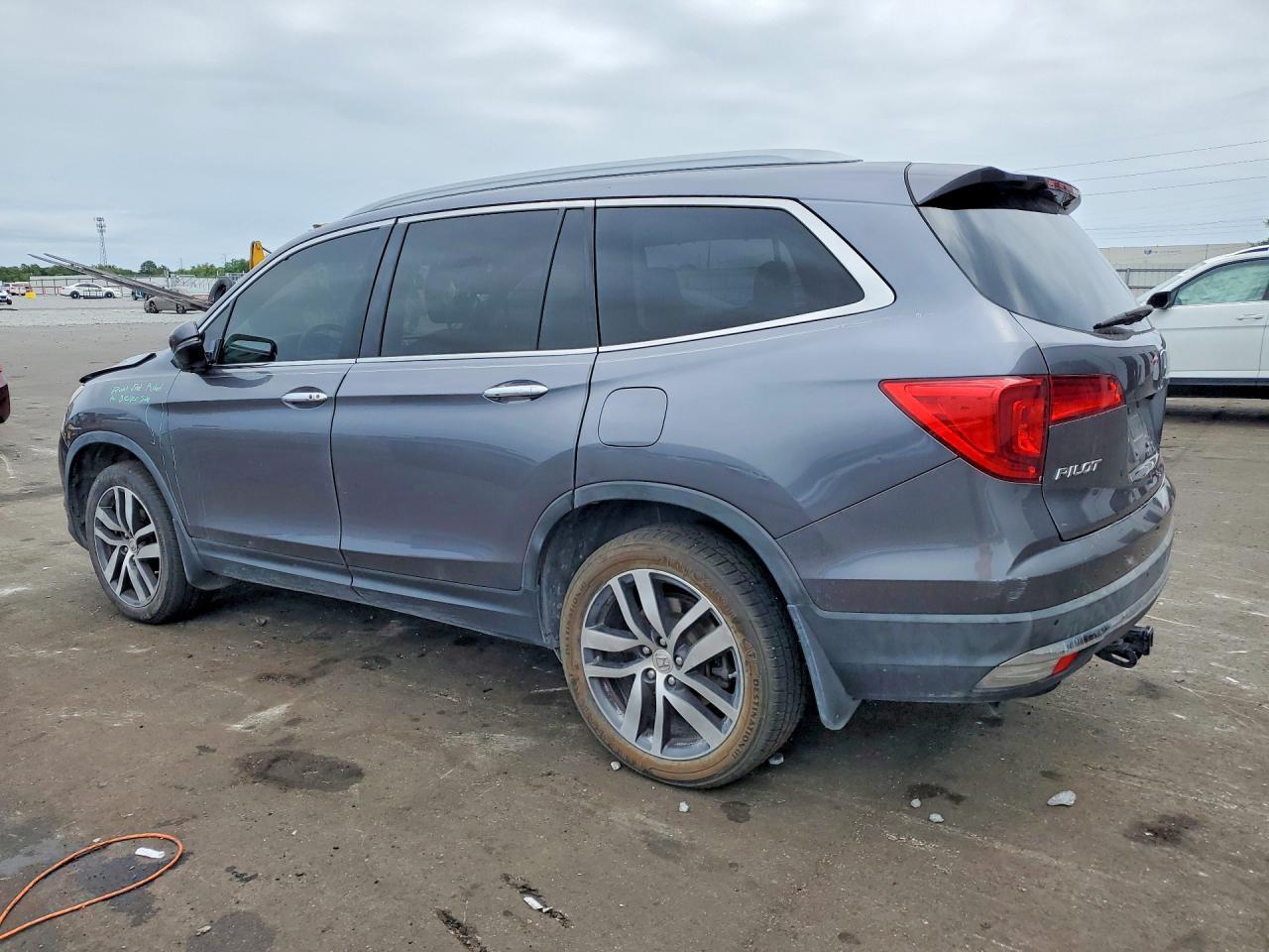 2016 Honda Pilot Elite - Фото 2