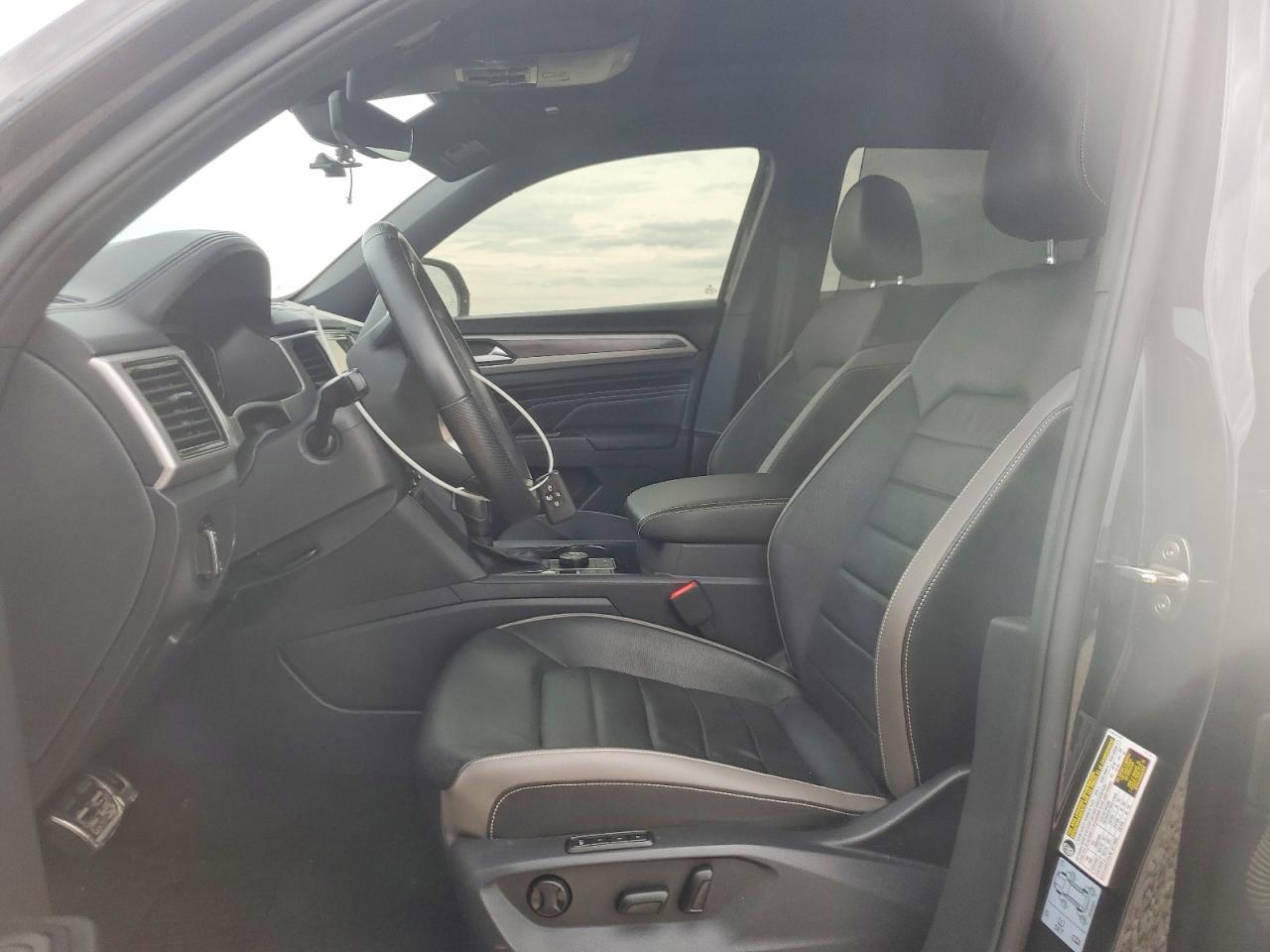 2020 Volkswagen Atlas Cross Sport Sel Premium R-Line - Image 7