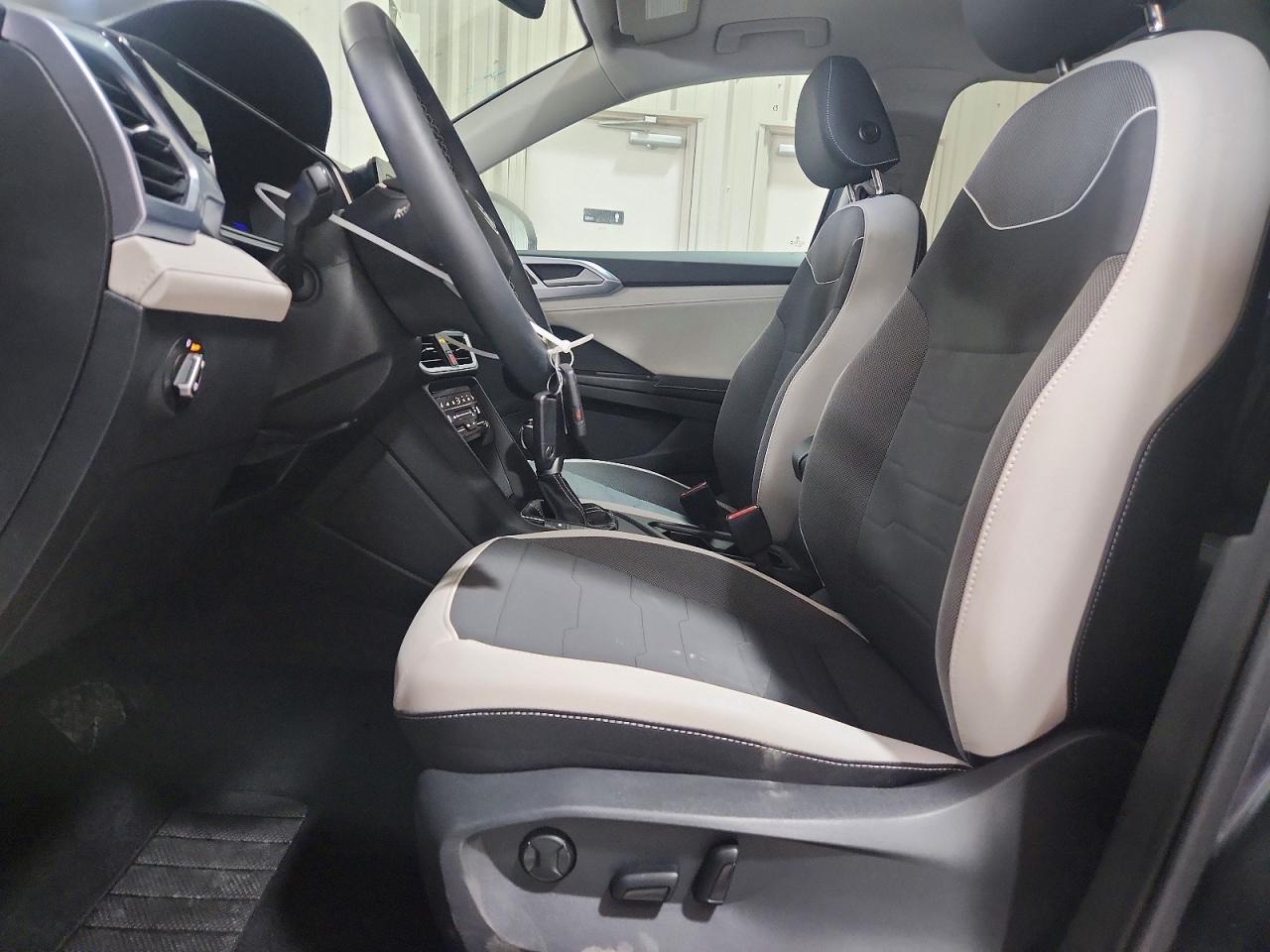 2025 Volkswagen Taos Se - Фото 7