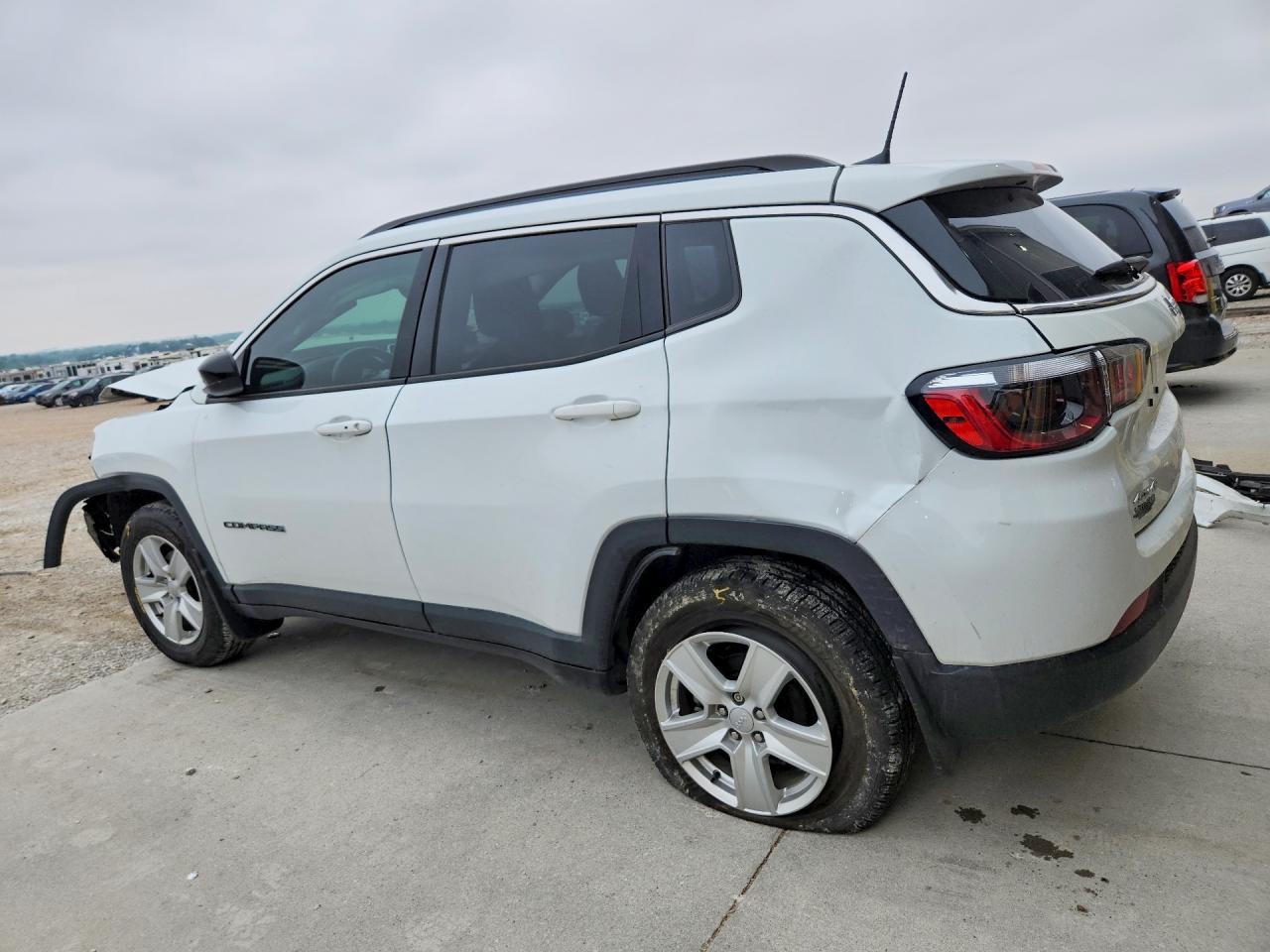 2022 Jeep Compass Latitude - Фото 2