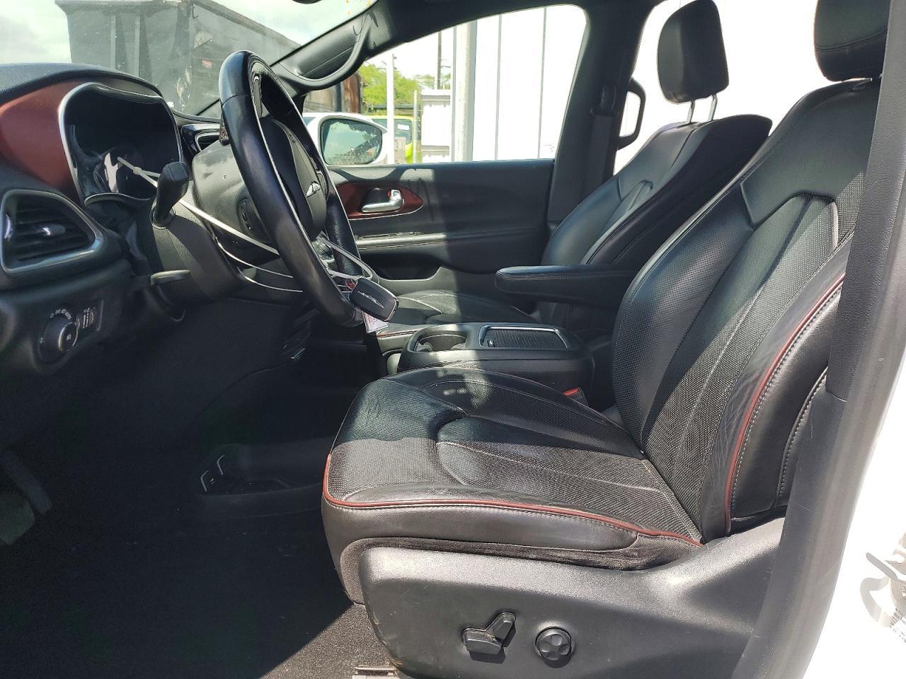 2020 Chrysler Pacifica Hybrid Limited - Image 7