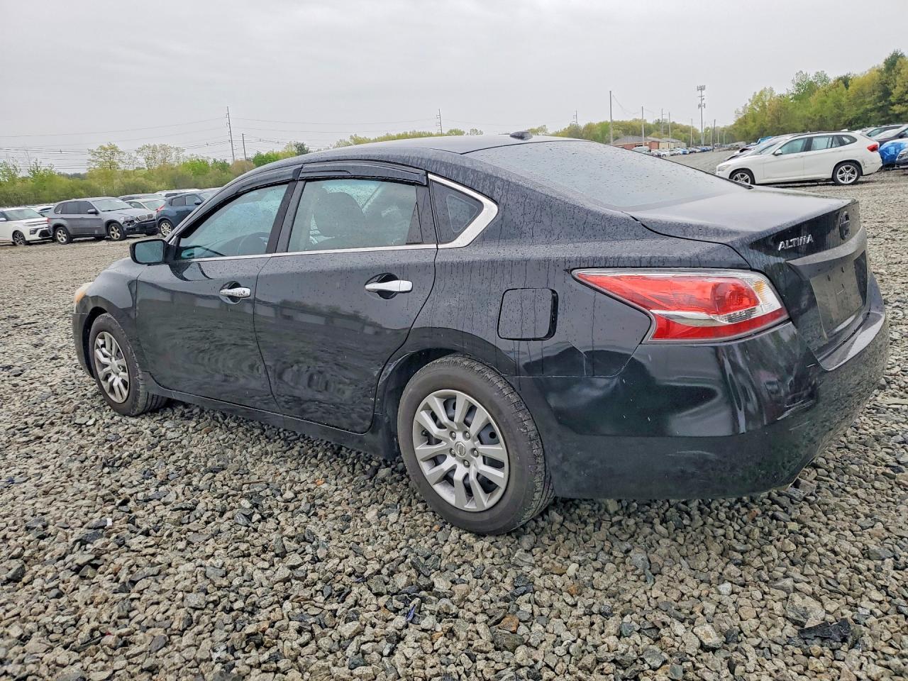 2015 Nissan Altima 2.5 S - Фото 2