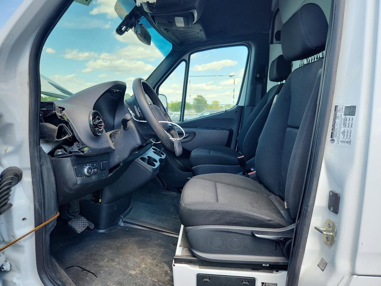 2023 Mercedes-Benz Sprinter 2500 - Image 7