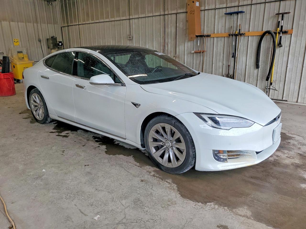 2020 Tesla Model S - Фото 4