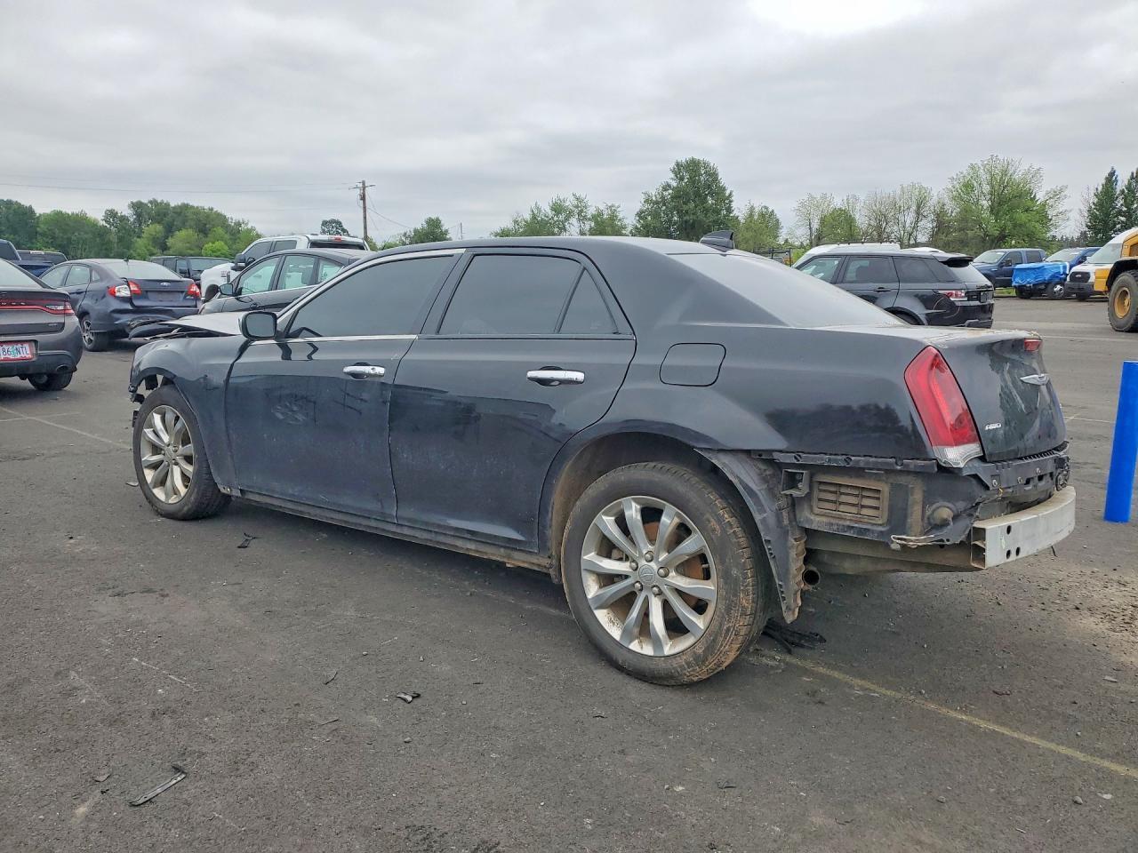 2016 Chrysler 300C - Image 2