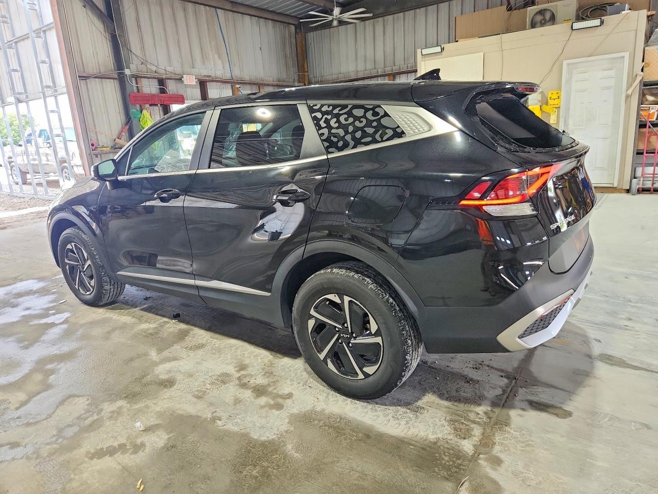 2023 Kia Sportage Lx - Image 2