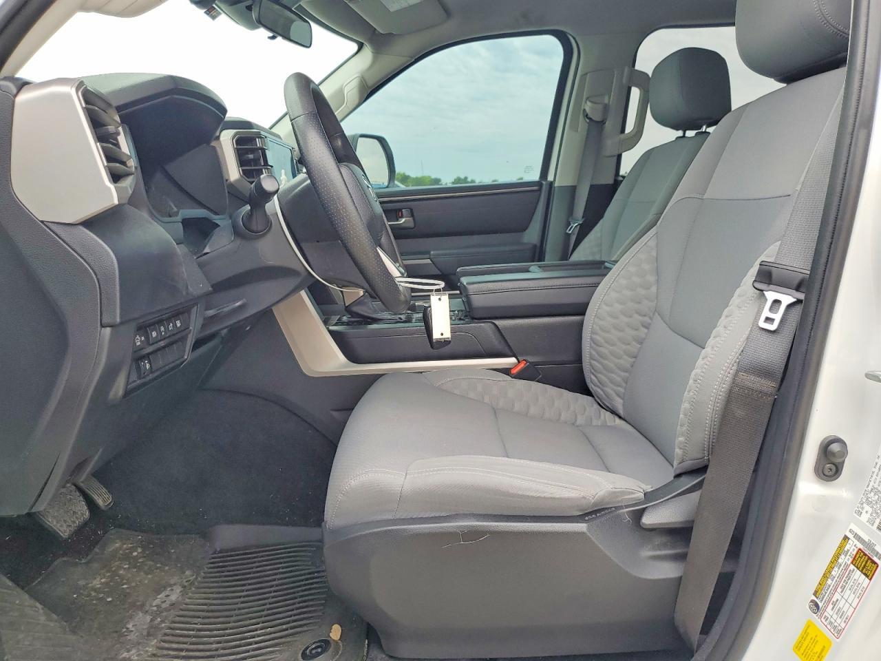 2023 Toyota Tundra Sr5 - Image 7