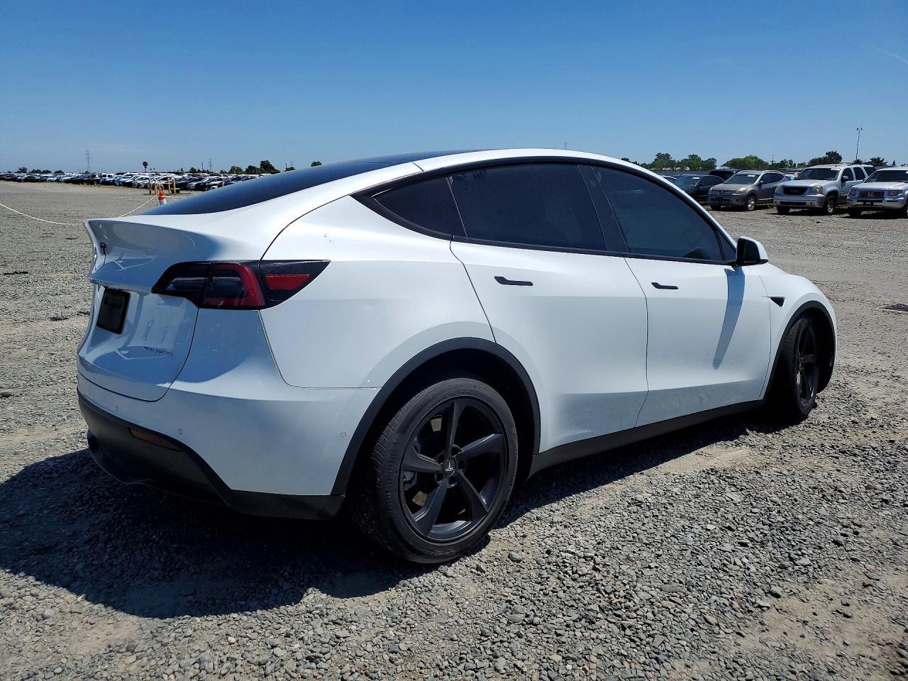 2021 Tesla Model Y - Image 3