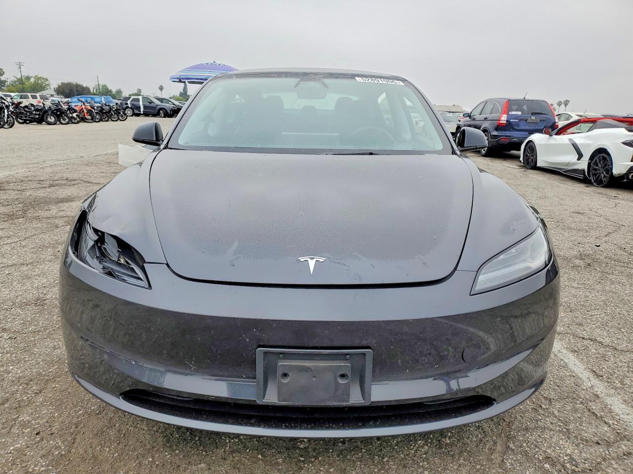 2025 Tesla Model 3 - Фото 5