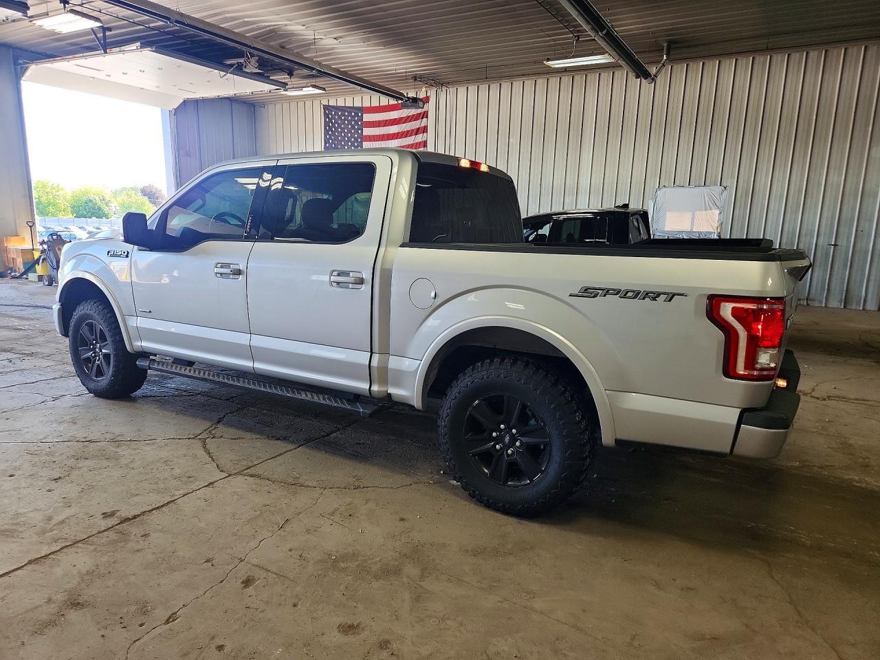 2015 Ford F150 Supercrew - Фото 2
