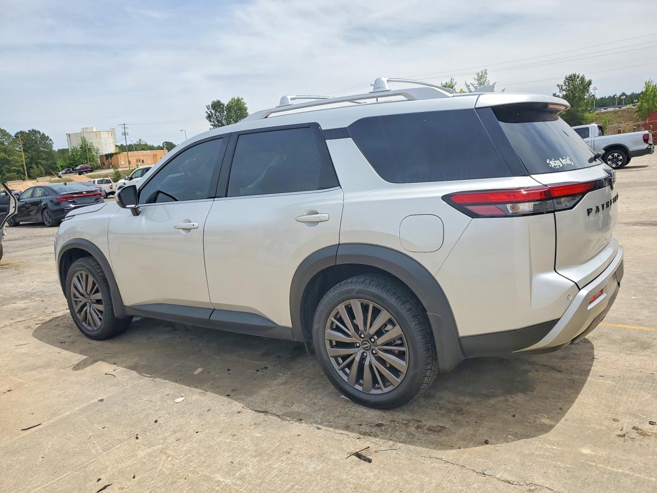 2024 Nissan Pathfinder Sl - Фото 2