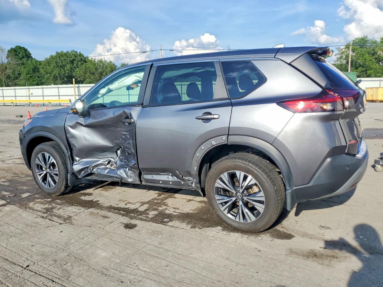 2022 Nissan Rogue Sv - Фото 2
