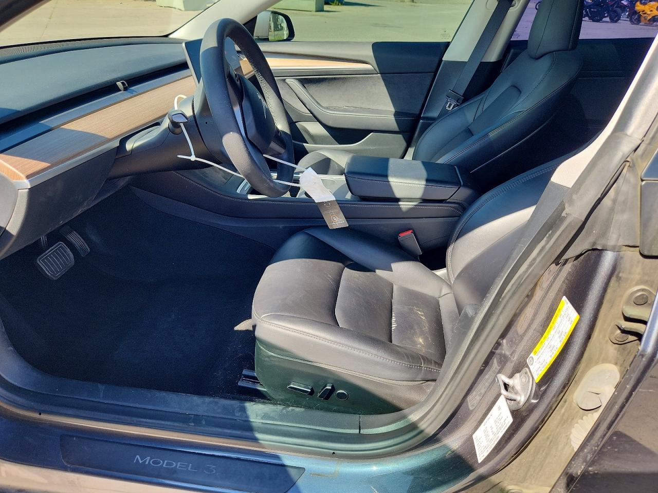 2023 Tesla Model 3 - Image 7