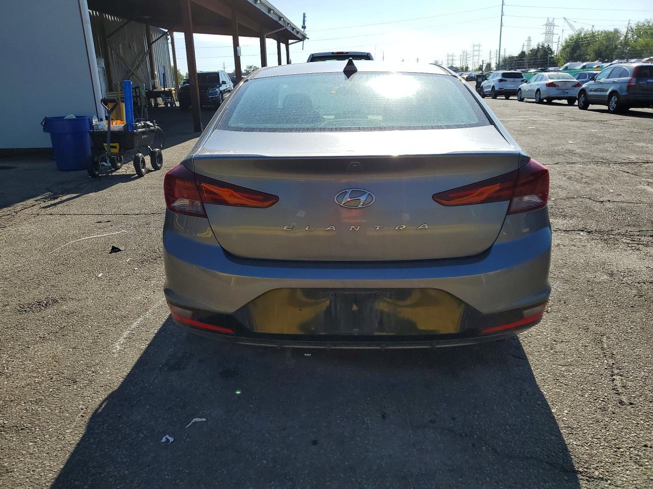 2019 Hyundai Elantra Sel - Фото 6