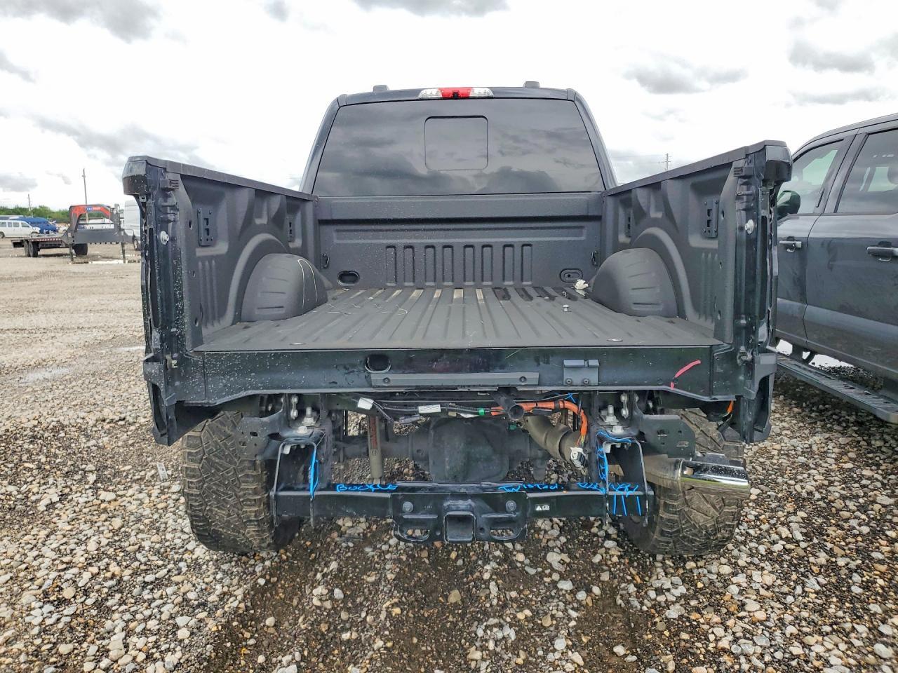 2025 Ford F250 Super Duty - Фото 6