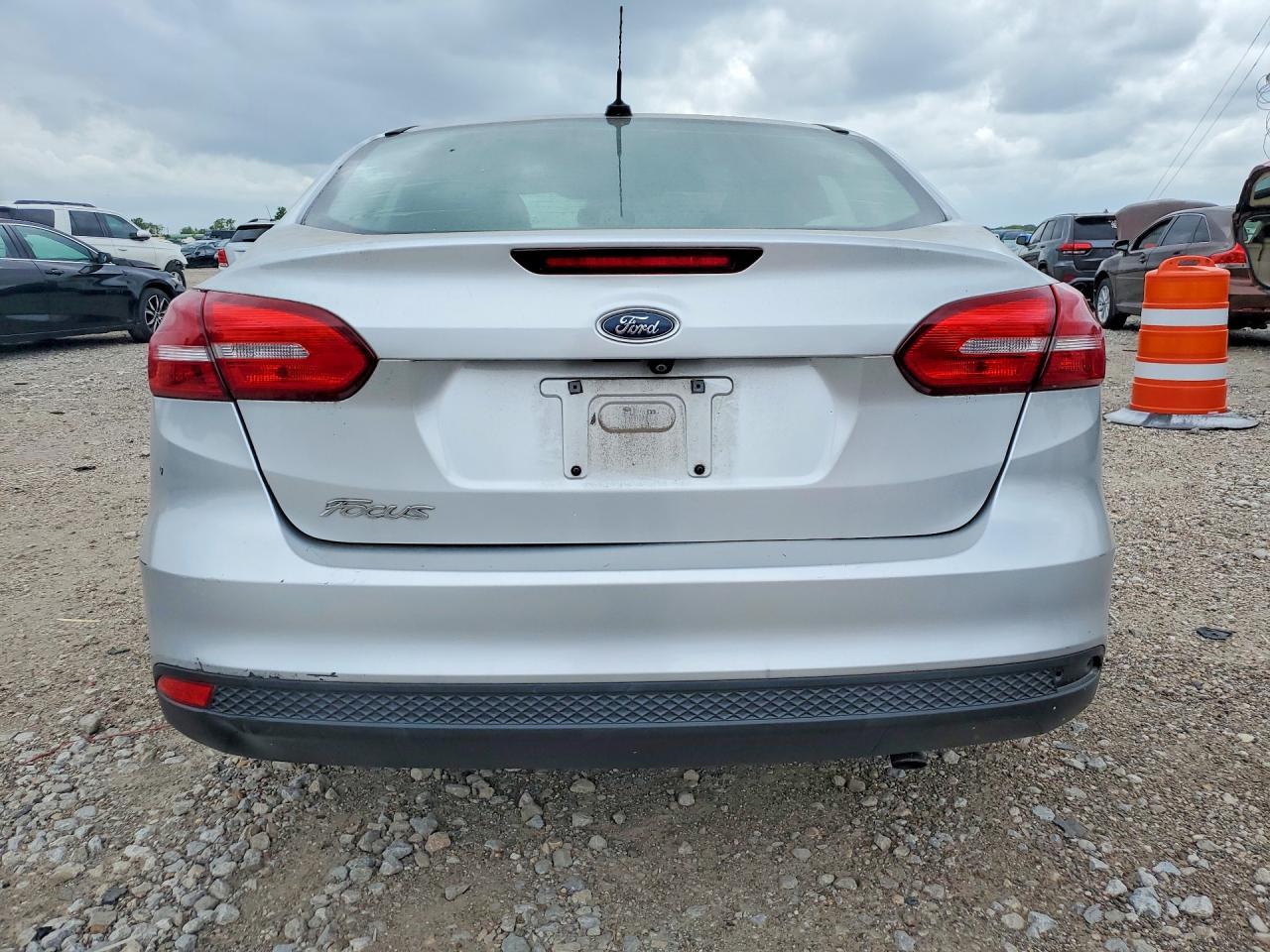 2017 Ford Focus S - Фото 6