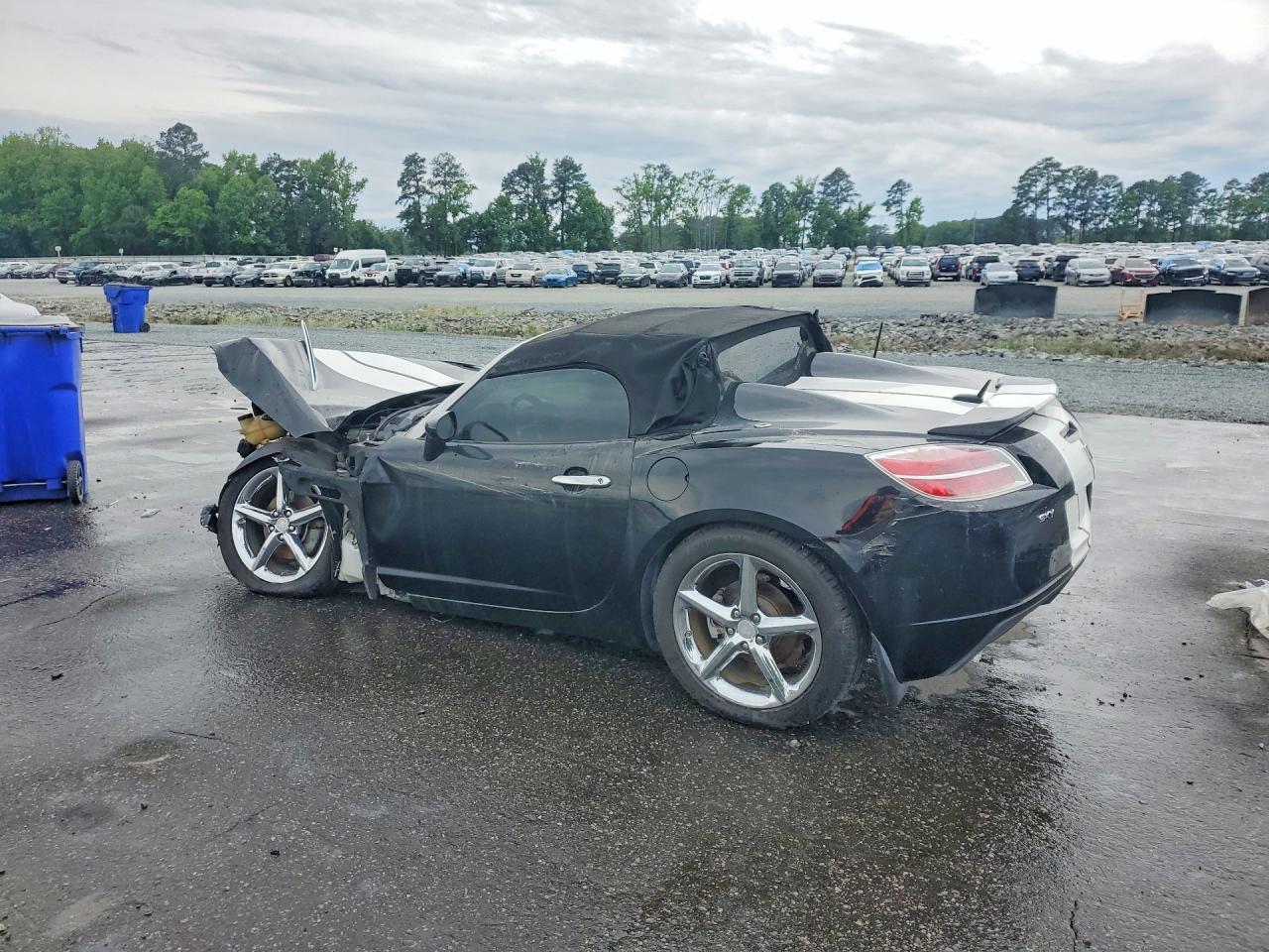 2009 Saturn Sky - Image 2