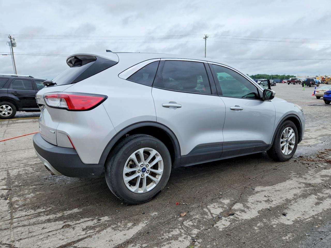 2020 Ford Escape Se - Фото 3