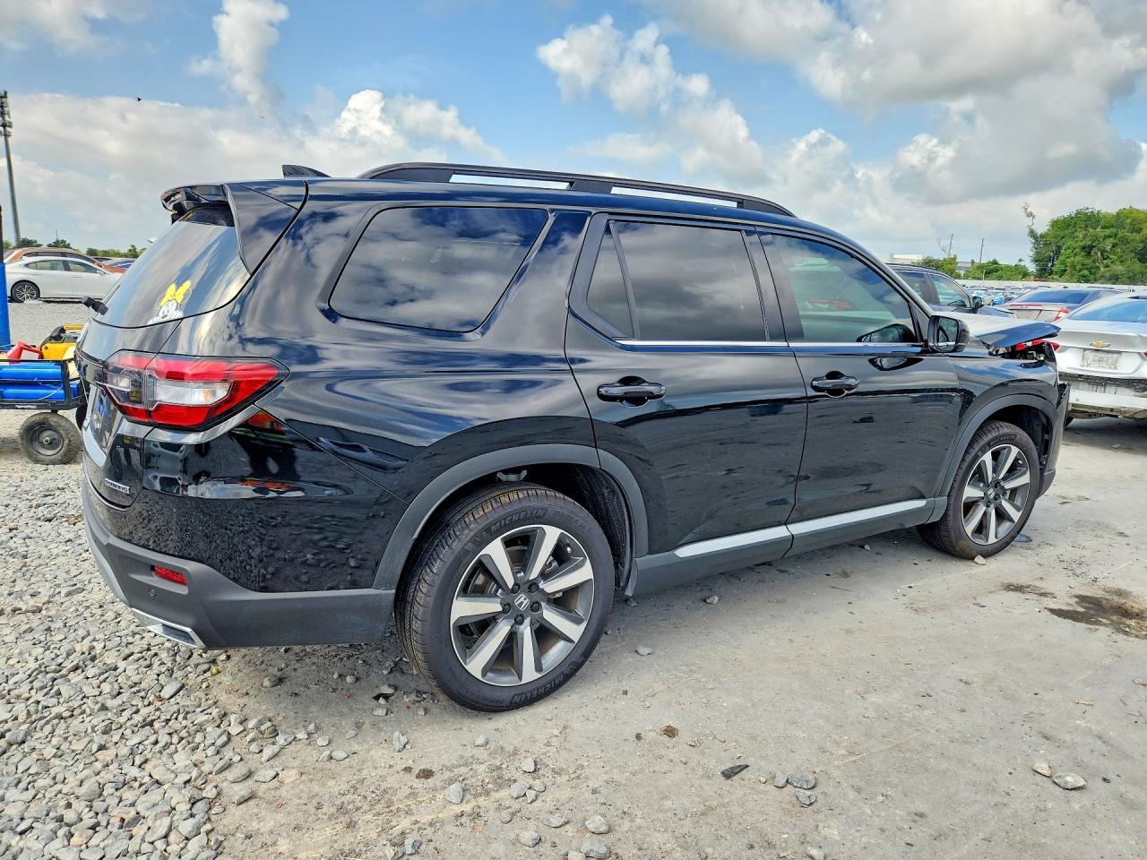 2025 Honda Pilot Touring - Image 3