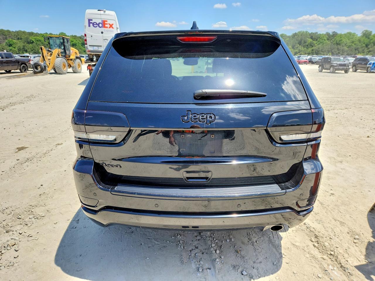 2017 Jeep Grand Cherokee Laredo - Image 6
