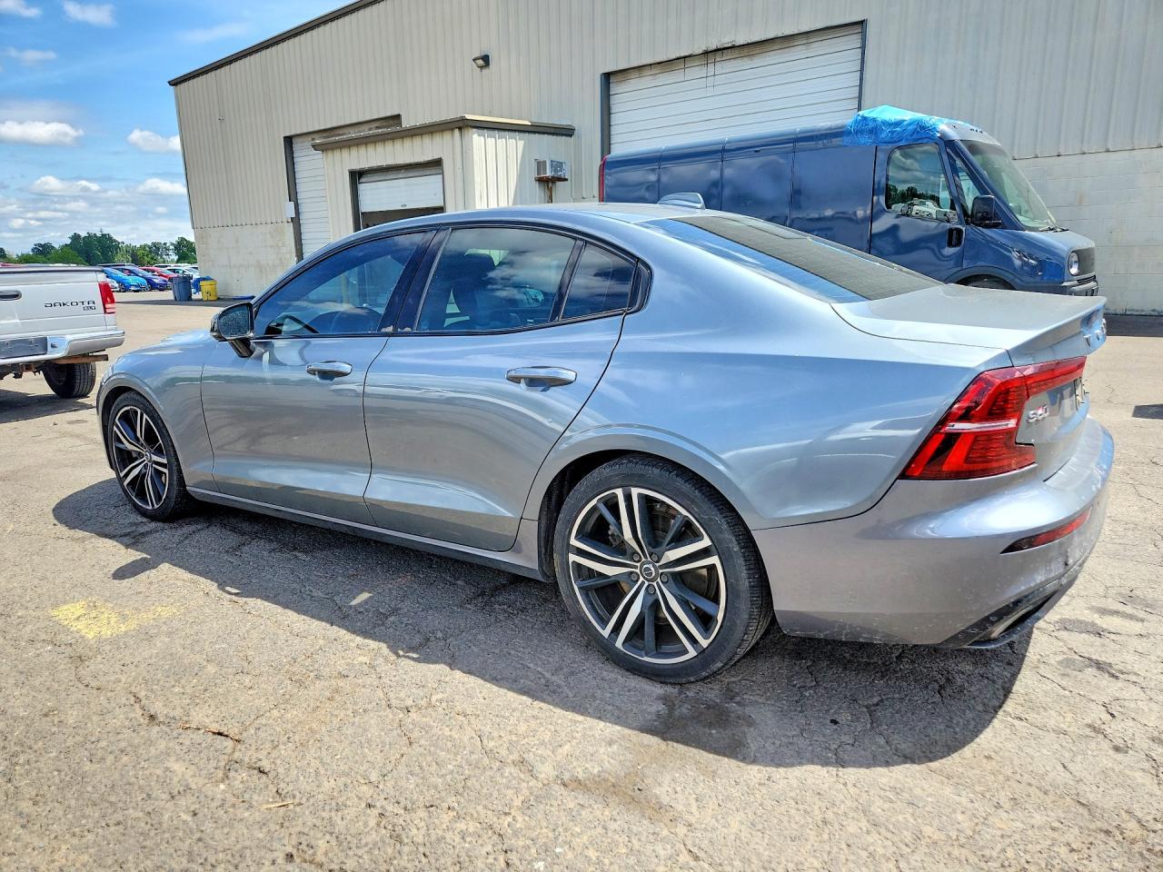 2019 Volvo S60 T6 R-Design - Фото 2