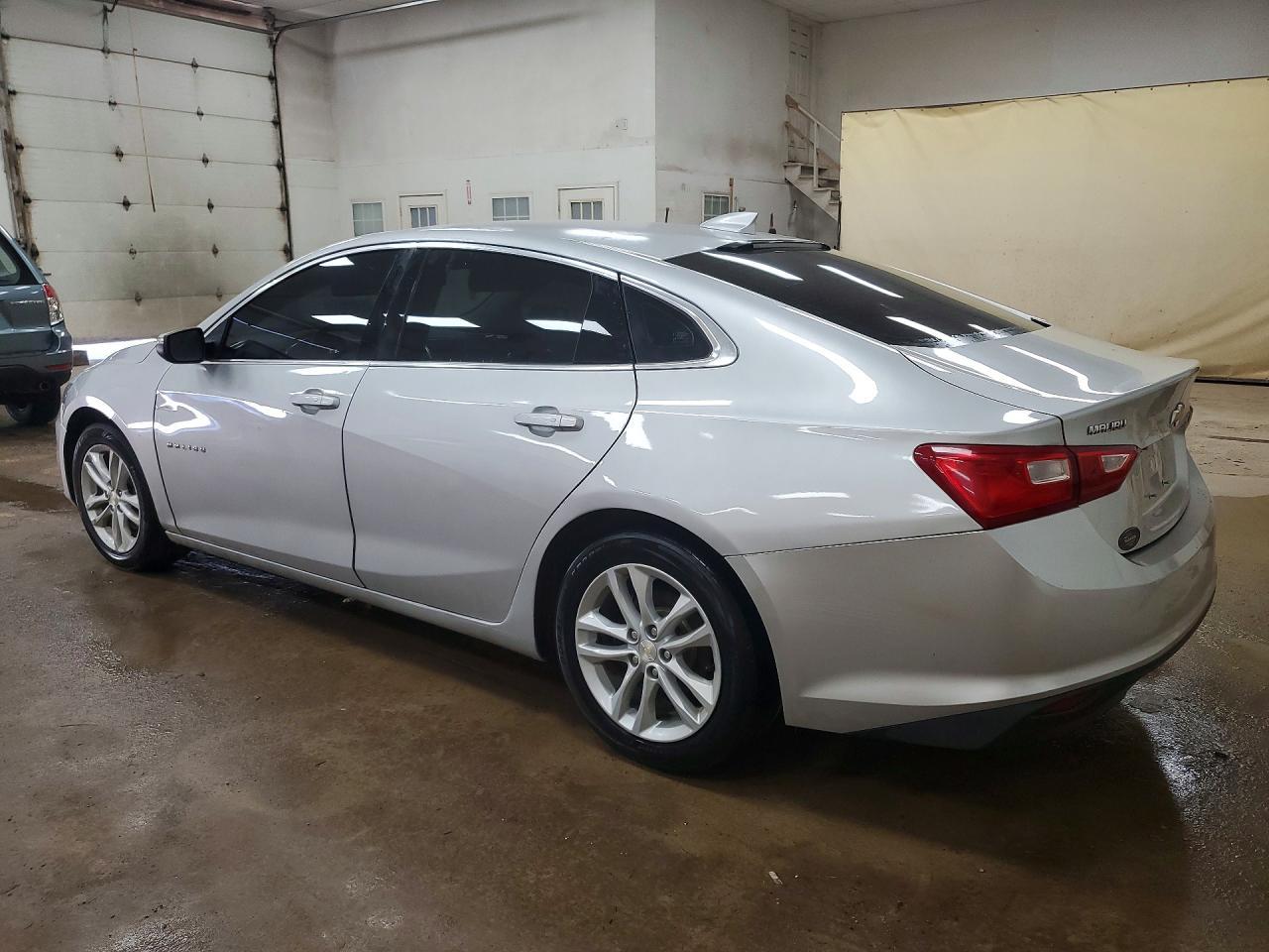2017 Chevrolet Malibu Lt - Фото 2
