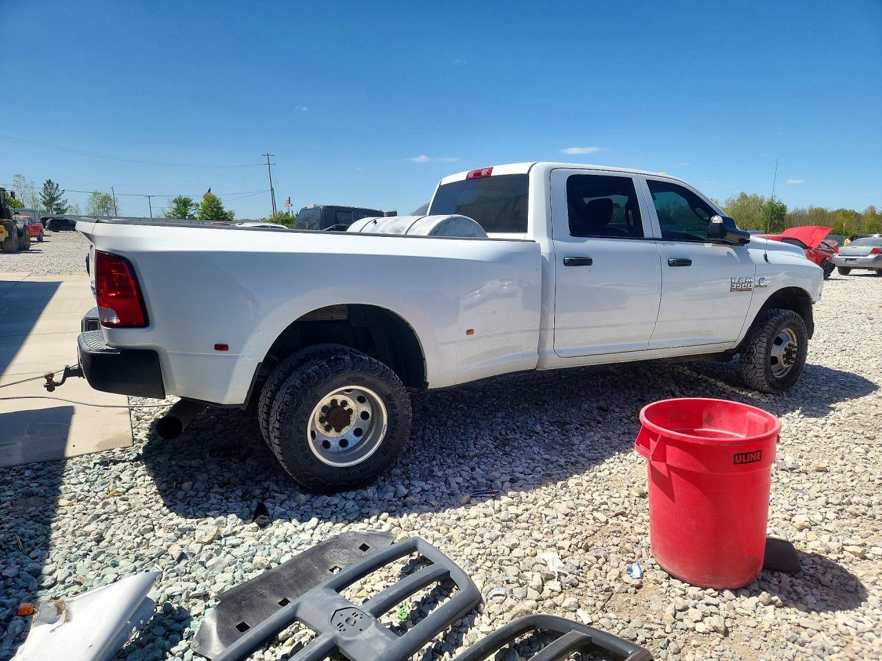 2016 Ram 3500 St - Image 3