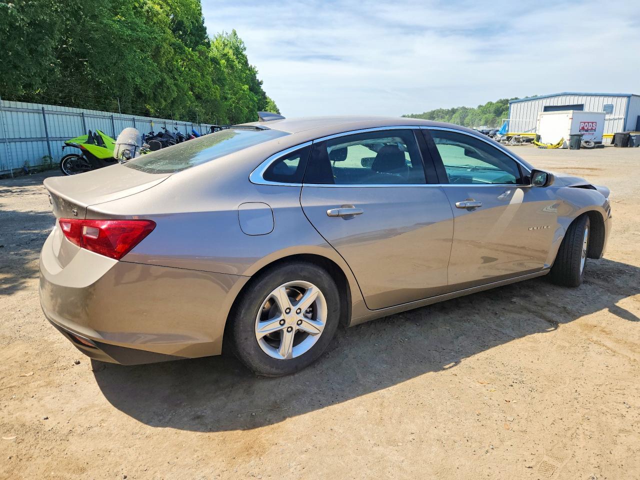 2023 Chevrolet Malibu Lt - Image 3