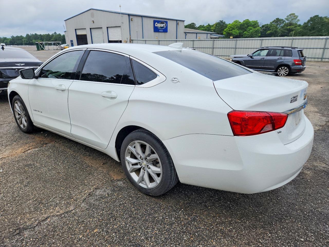 2018 Chevrolet Impala Lt - Фото 2