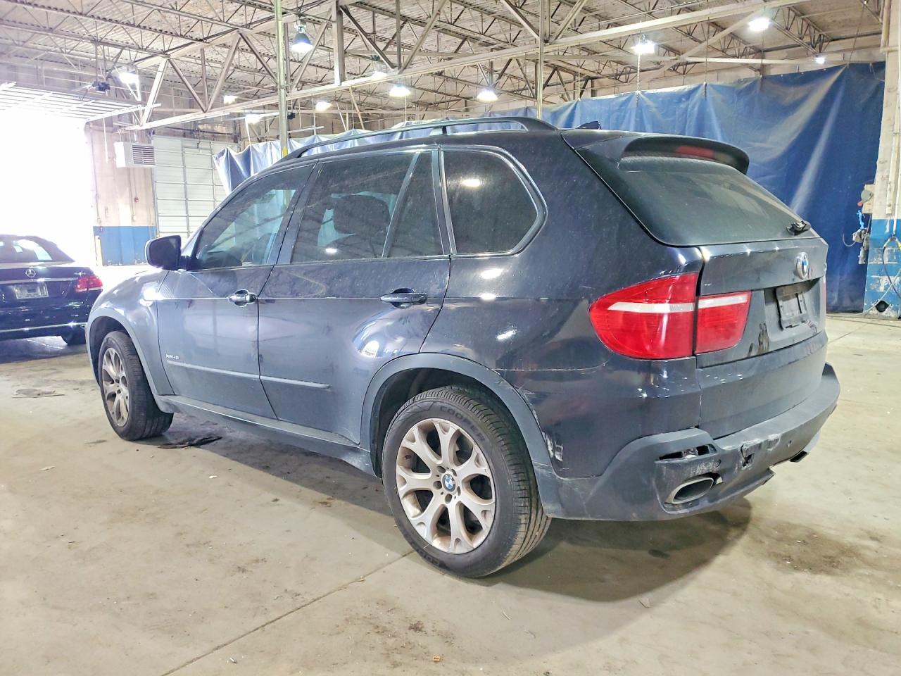2010 BMW X5 xDrive48I - Image 2