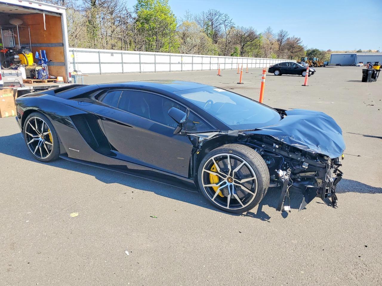2018 Lamborghini Aventador S - Фото 4