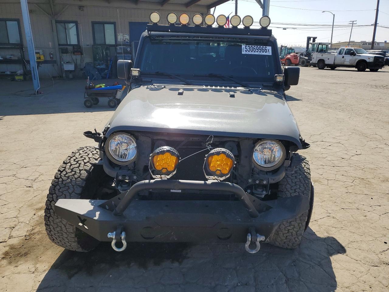2023 Jeep Gladiator Sport - Фото 5