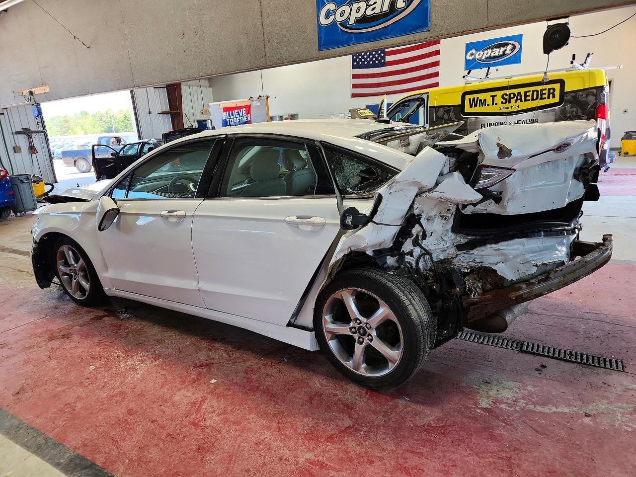2016 Ford Fusion - Фото 2