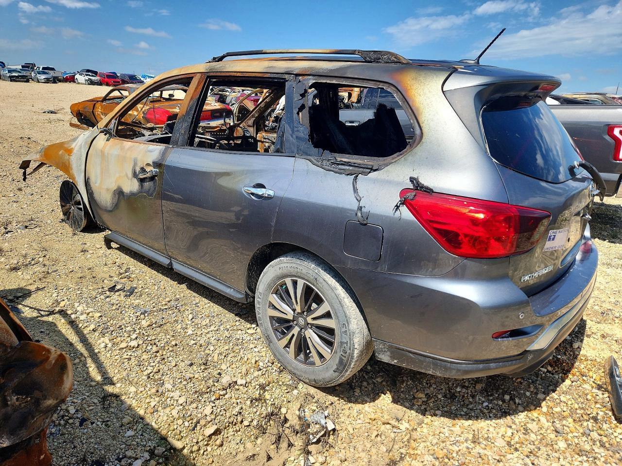 2018 Nissan Pathfinder Sv - Фото 2