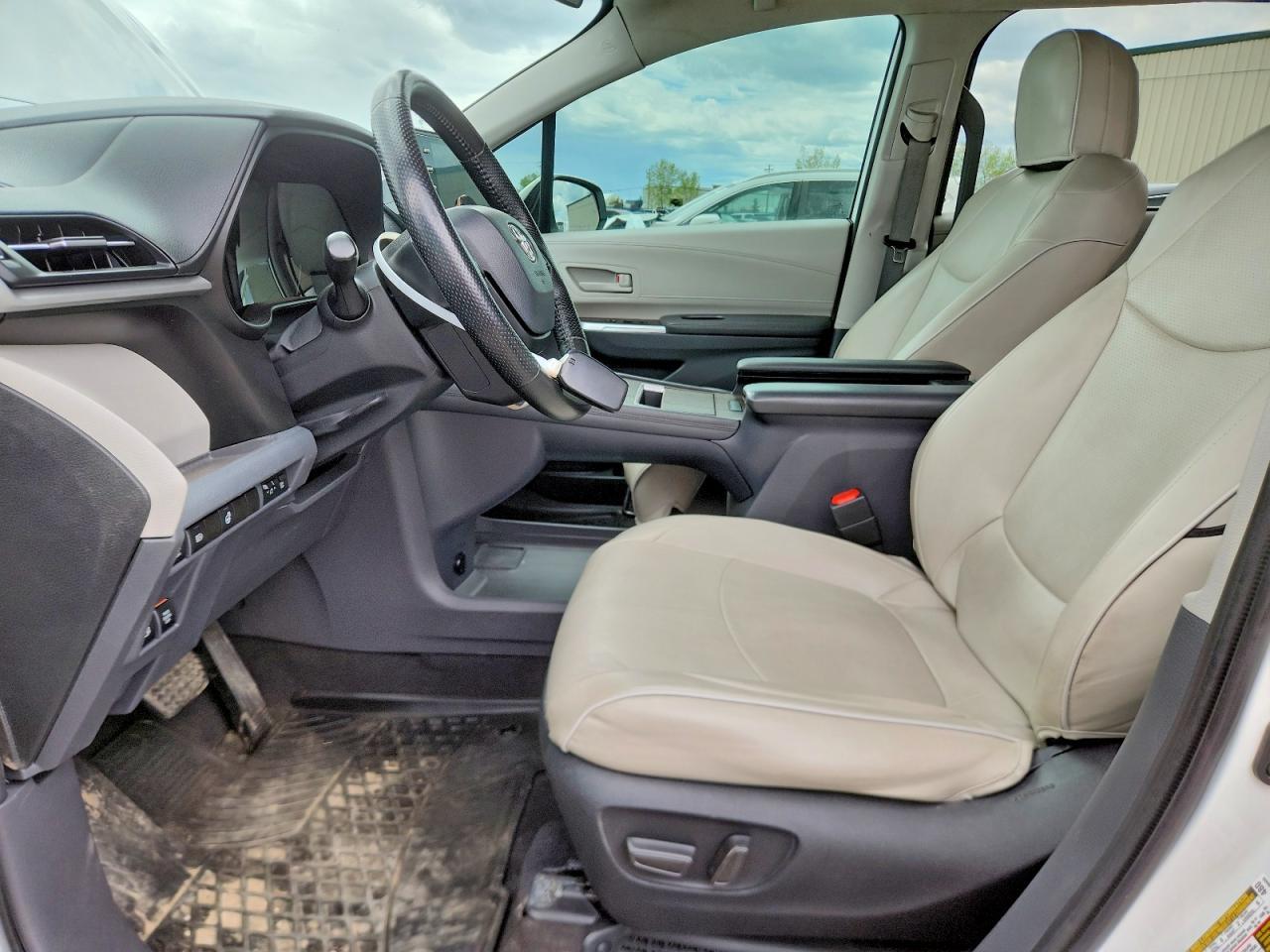 2022 Toyota Sienna - Фото 7