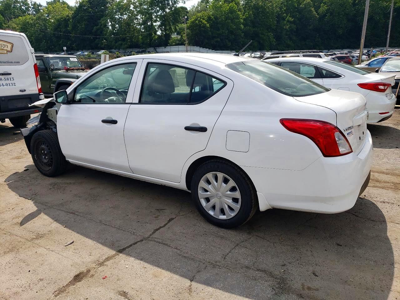 2018 Nissan Versa S - Фото 2