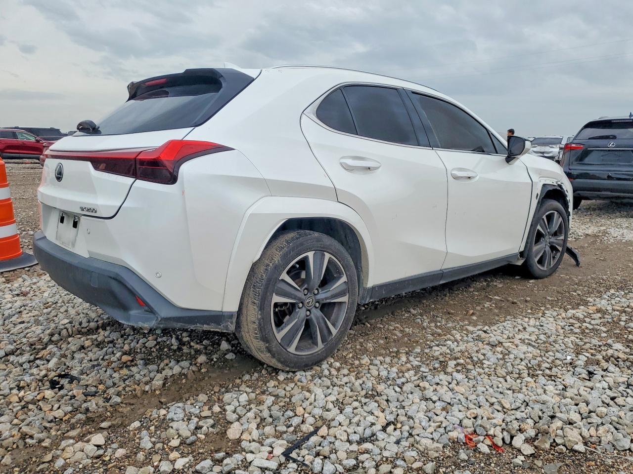2022 Lexus Ux 200 Base - Image 3