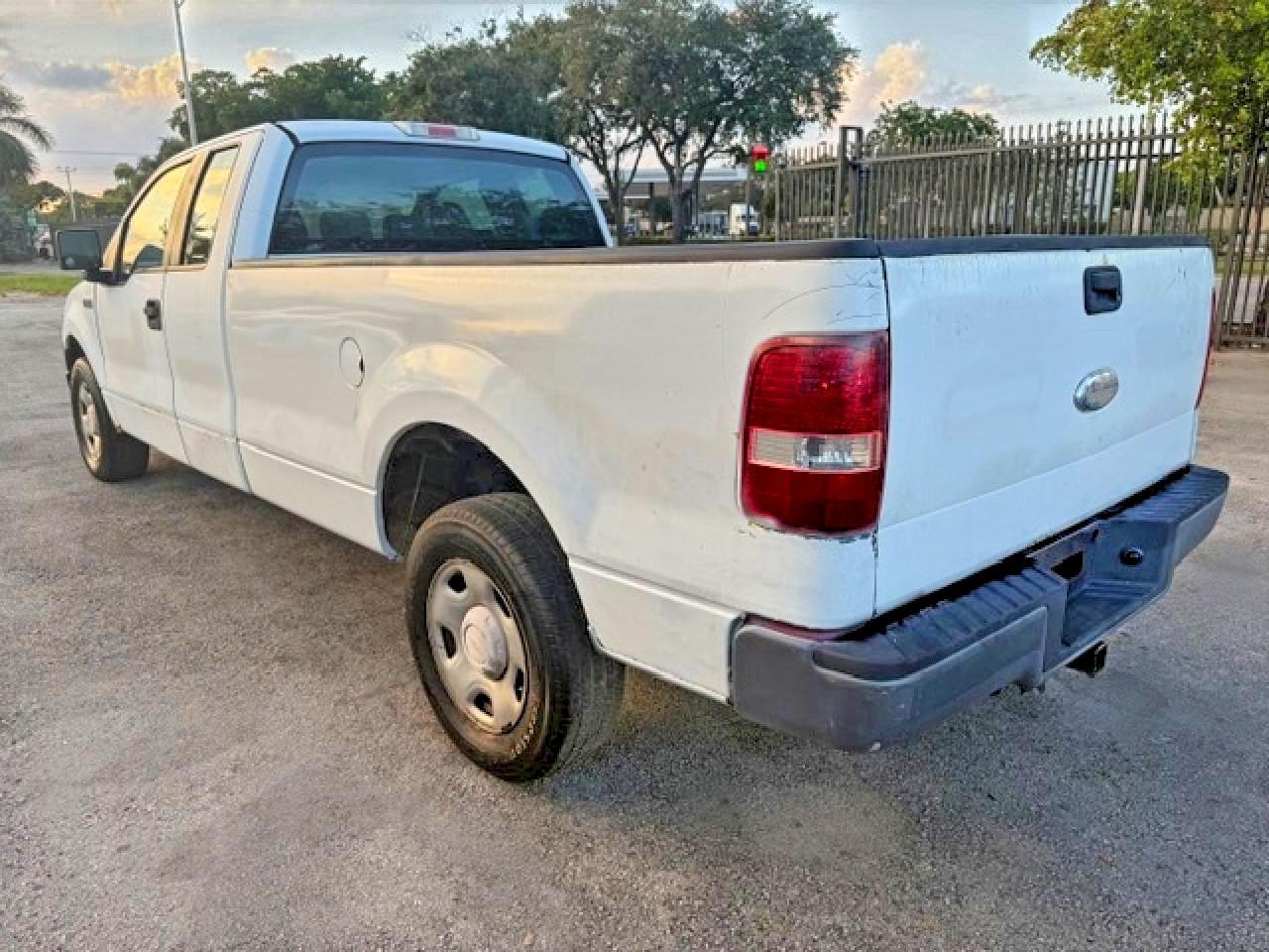 2007 Ford F150 - Фото 2