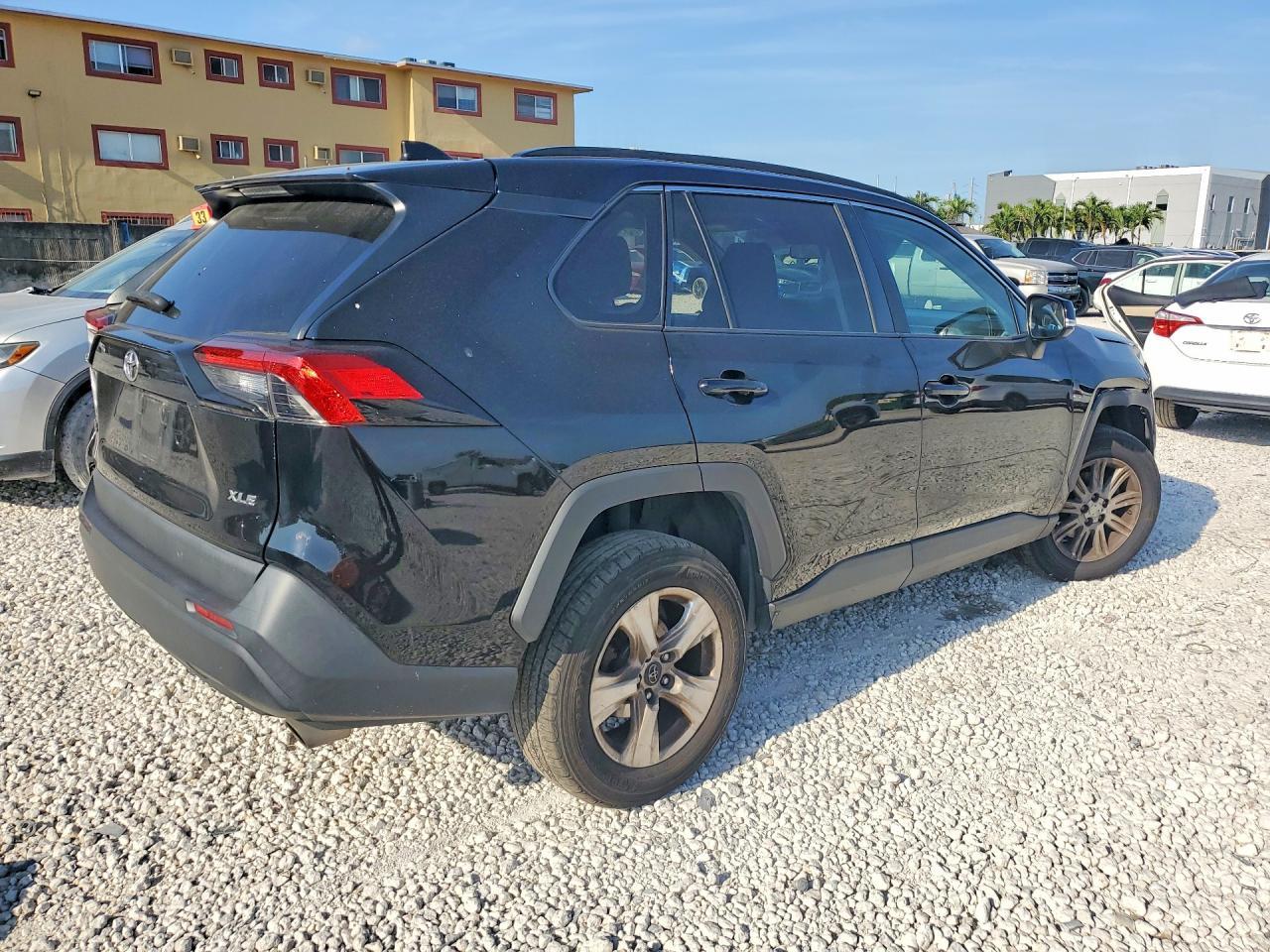 2021 Toyota Rav4 Xle - Фото 3