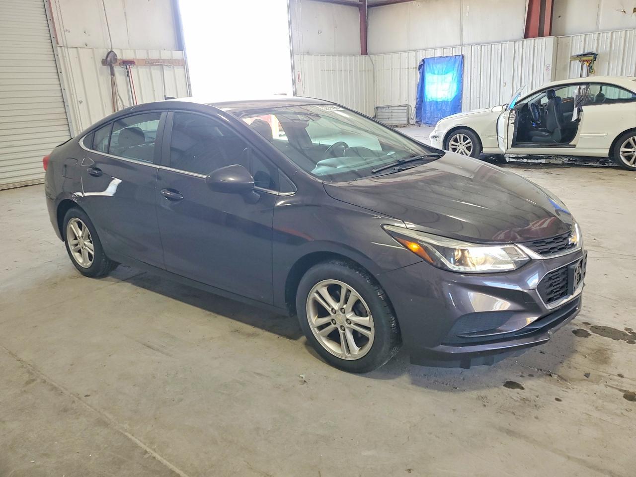 2017 Chevrolet Cruze Lt - Image 4
