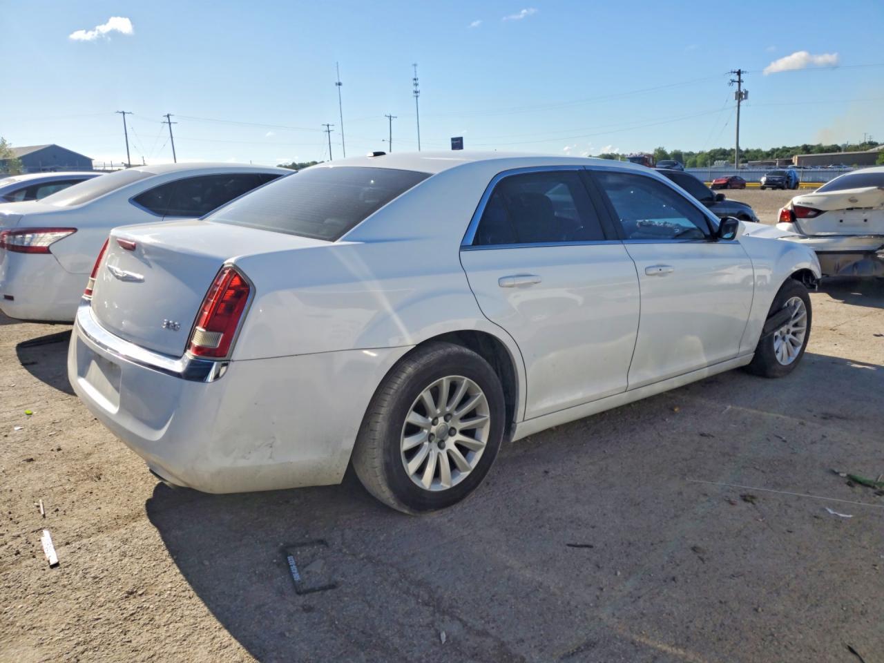 2013 Chrysler 300 - Image 3