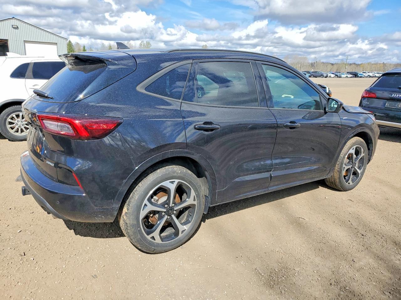 2025 Ford Escape St Line Elite - Image 3