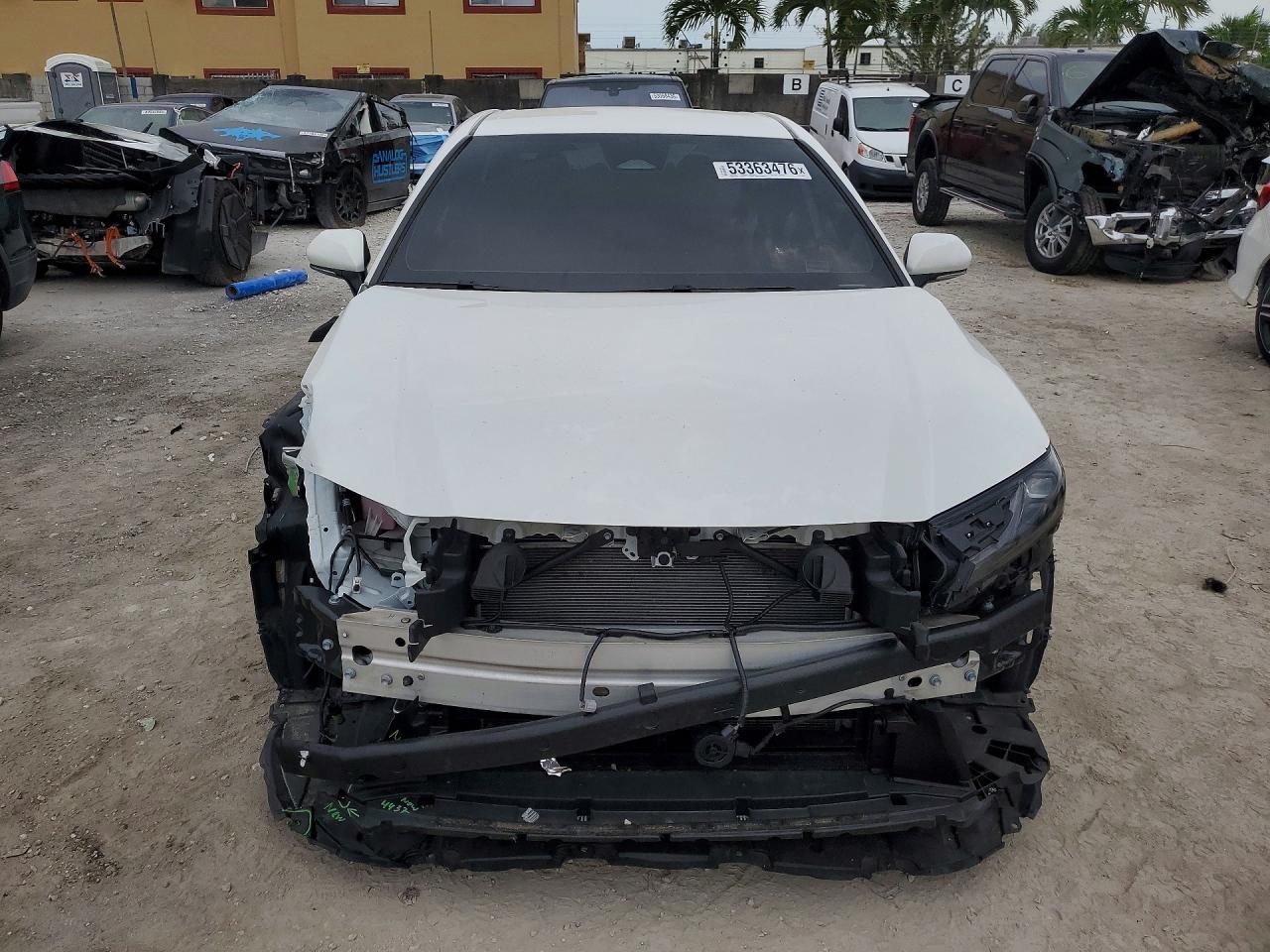 2025 Toyota Camry Se - Фото 5