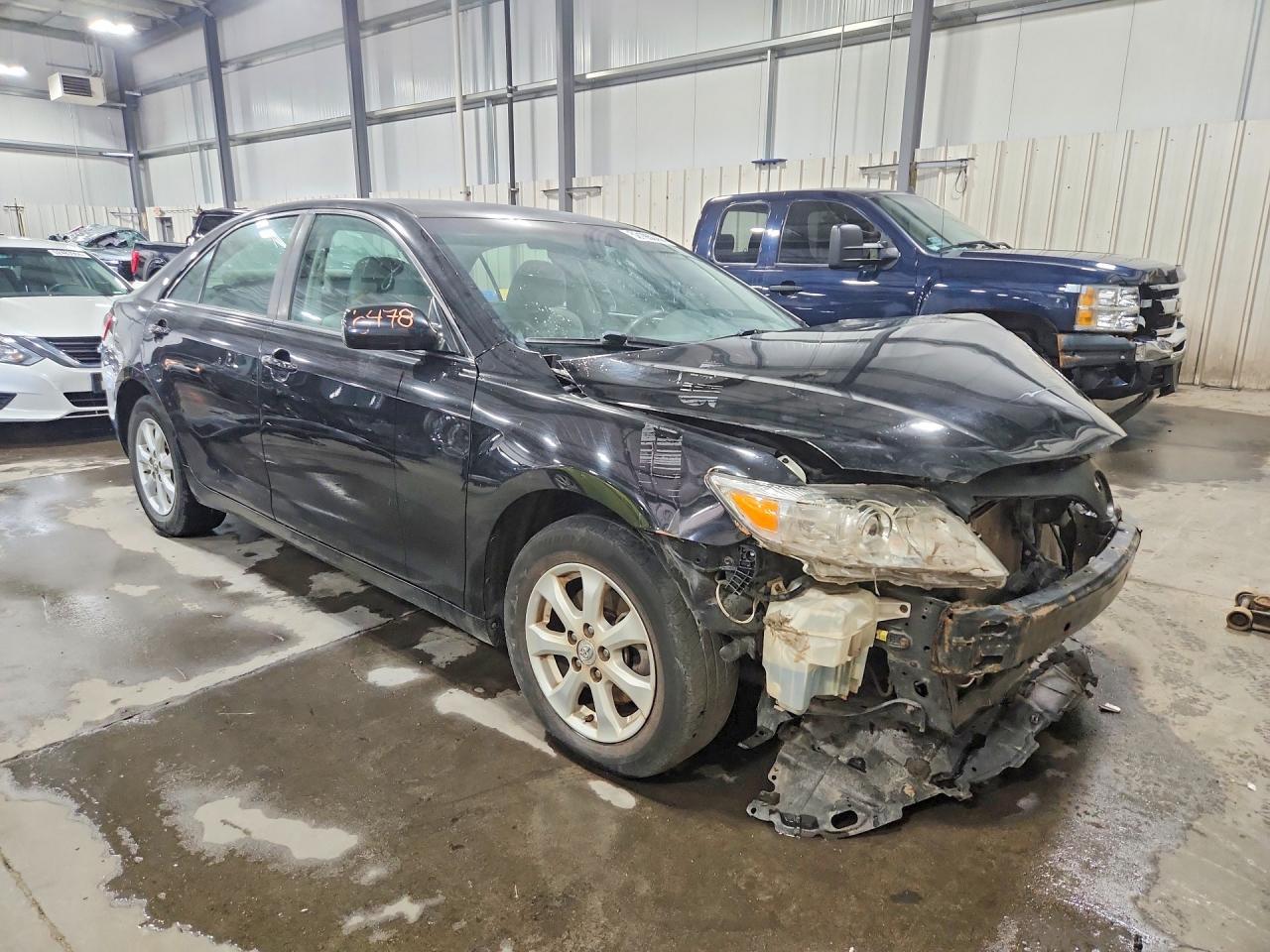 2011 Toyota Camry Le - Фото 4
