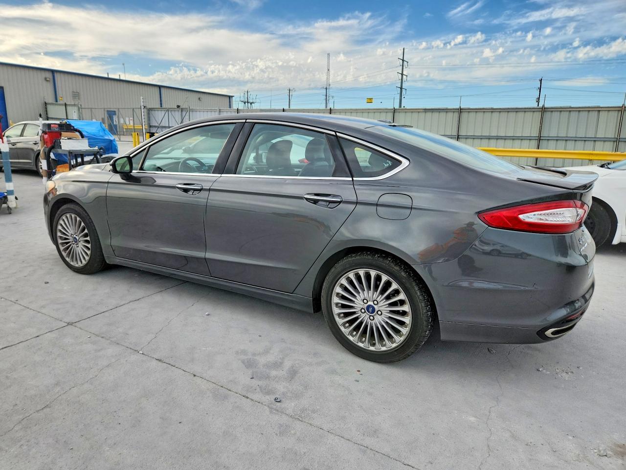 2016 Ford Fusion Titanium - Фото 2