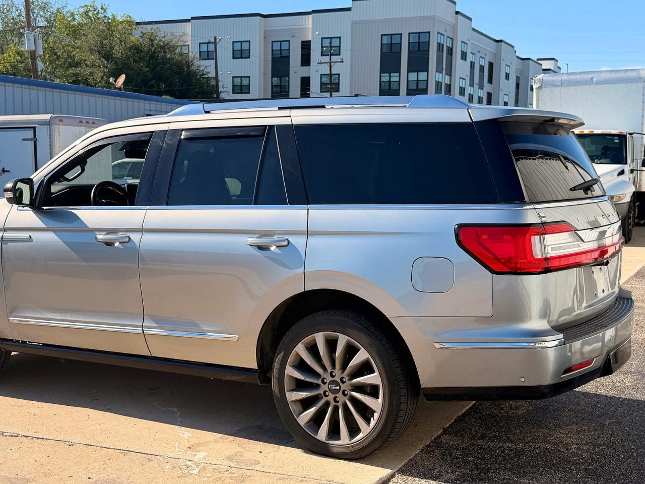 2020 Lincoln Navigator Reserve - Фото 3